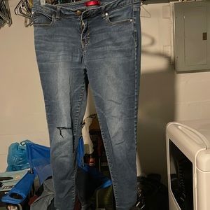 Jennifer Lopez size 10 skinny ankle jeans